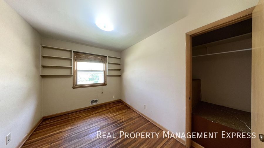 Building Photo - 4 Bedroom, 2 Bath Home in Sioux Falls