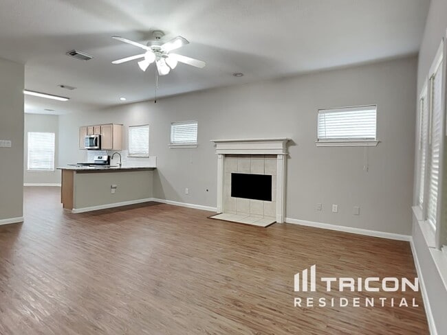 Building Photo - 810 E Clady Ct