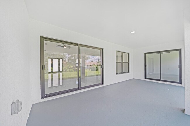 Building Photo - 1510 NE 13th Pl