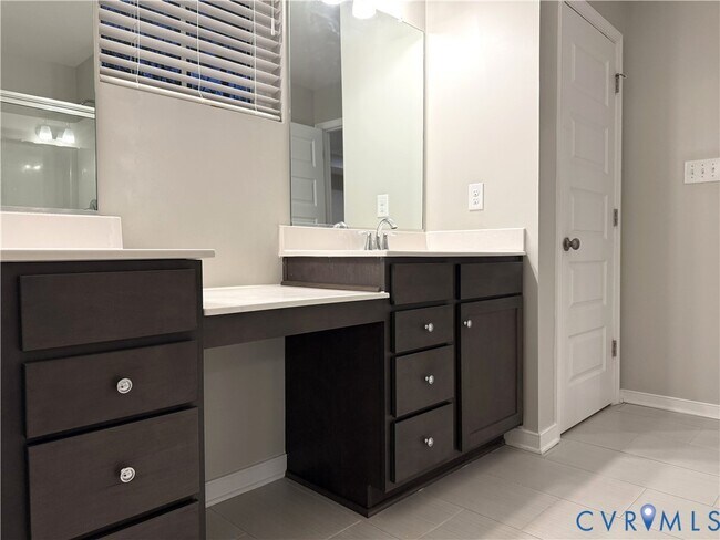 Building Photo - 4018 Tin Roof Way