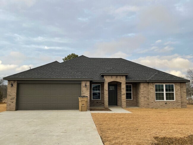Primary Photo - Open Floor Plan 3/2 w/Rural Atmosphere