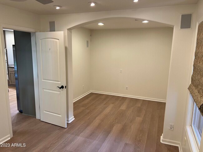 Building Photo - 4420 N 46th Pl