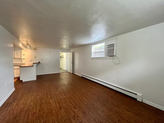 Building Photo - 316 N Locust St
