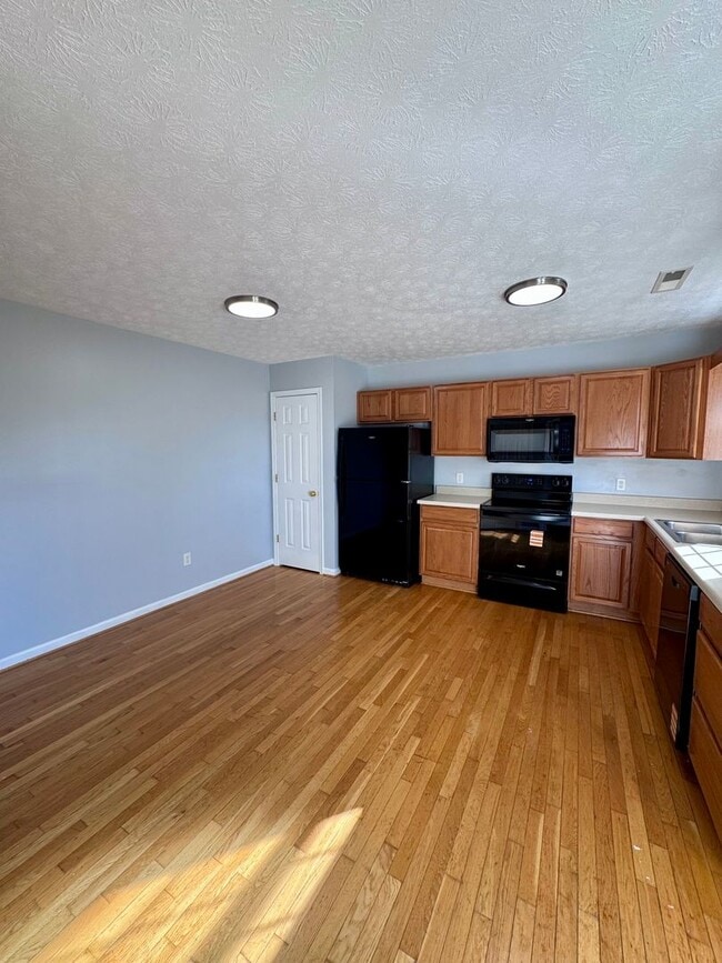 Building Photo - Beacon Hill Townhouse for Rent