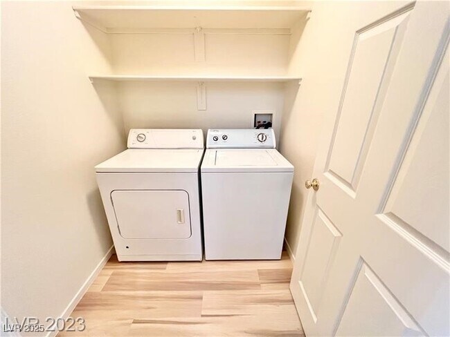 Building Photo - 9325 Hidden Harbor Ave