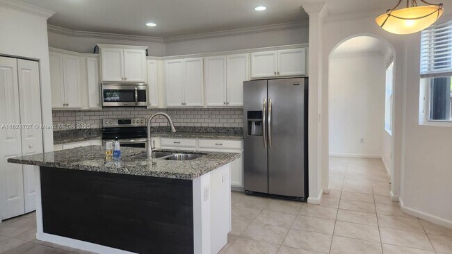 Building Photo - 25309 SW 118 Ct