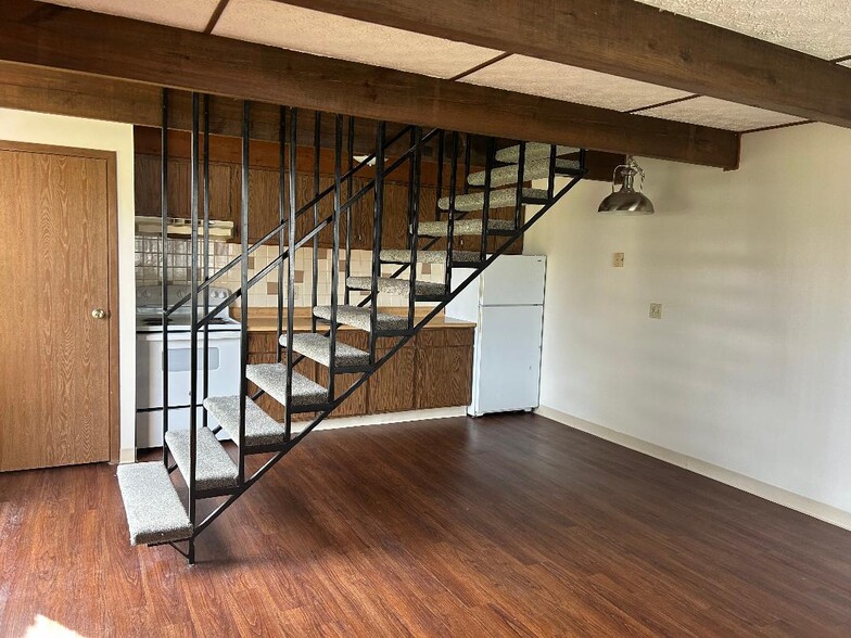 Building Photo - 712 Moull St