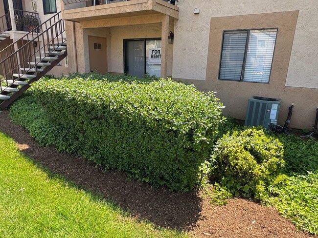 Building Photo - Villa Montevina 2 Bedroom Condo