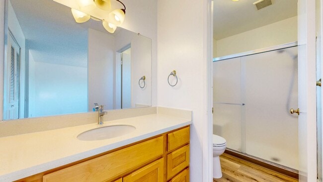 Building Photo - 4 Bedroom 2 Full Bathroom Single Family Ho...