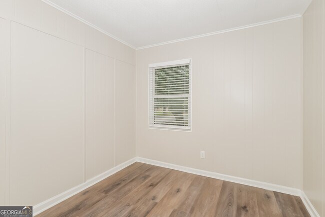 Building Photo - 66 Seminole Rd NE