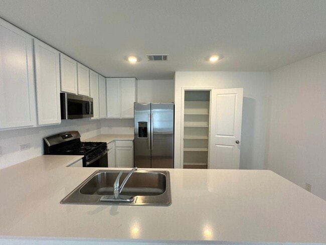 Building Photo - 109 Little Sparklers Lp