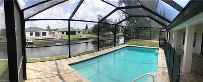 Building Photo - 815 SW 11th Ct