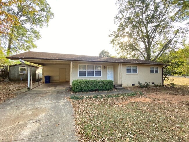 Primary Photo - 18 Edwin Ave