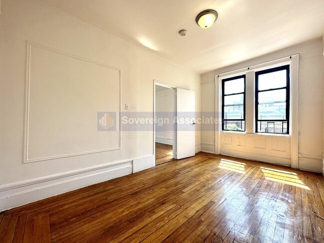 Building Photo - 121 La Salle St