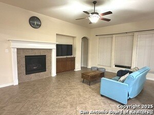 Building Photo - 1902 Estonia Cove