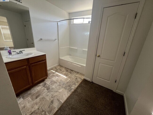 Building Photo - 3127 Puffin Cir