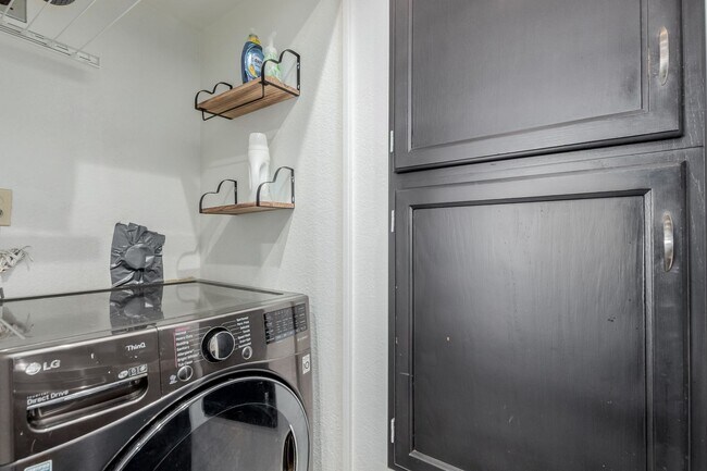 Building Photo - Racquet Club Condo – 1 Bedroom, 1 Bath