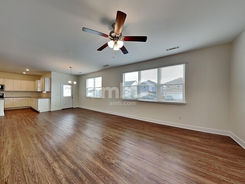 Building Photo - 5310 Lake Maxwell Dr