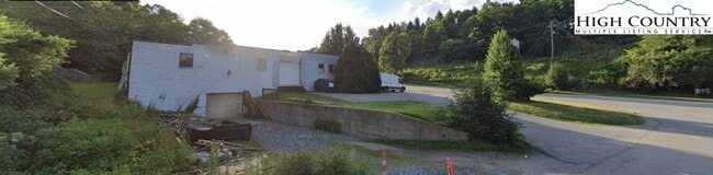 Building Photo - 1846 U.S. Hwy 421 S