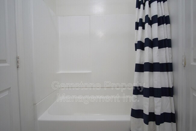 Building Photo - 5017 College Ave