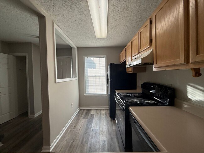 Building Photo - 2BR/1.5 BATH Townhome in Augusta/Martinez - water & trash included