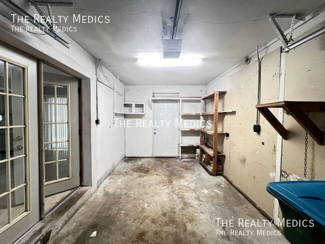Building Photo - 1525 Fort Smith Blvd