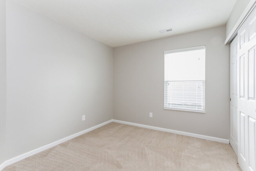 Building Photo - 4645 Deacon Ln