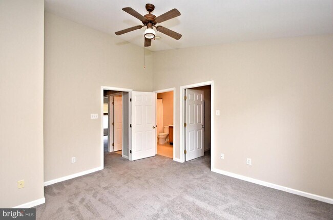 Building Photo - 3435 Westview Dr