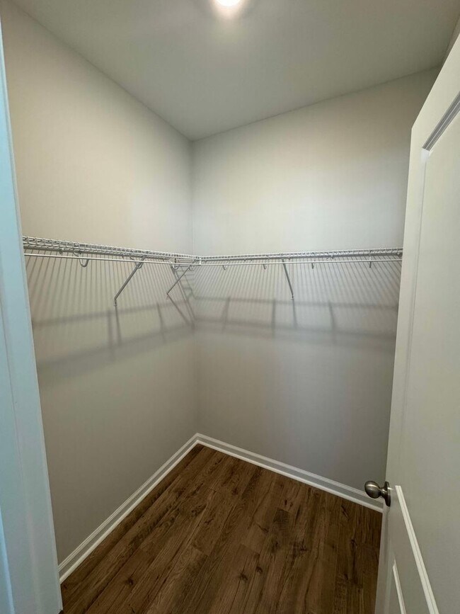 Building Photo - 20 Ladyslipper Ln