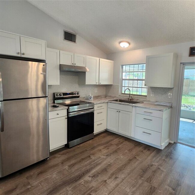 Building Photo - 3154 Laird Dr