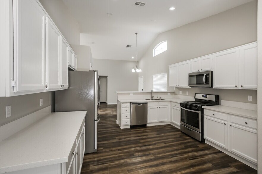 Building Photo - 2717 Fern Forest Ct