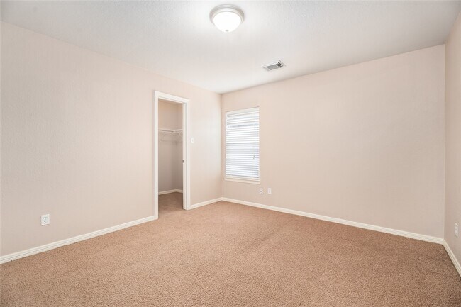 Building Photo - 6177 New Castle Ln