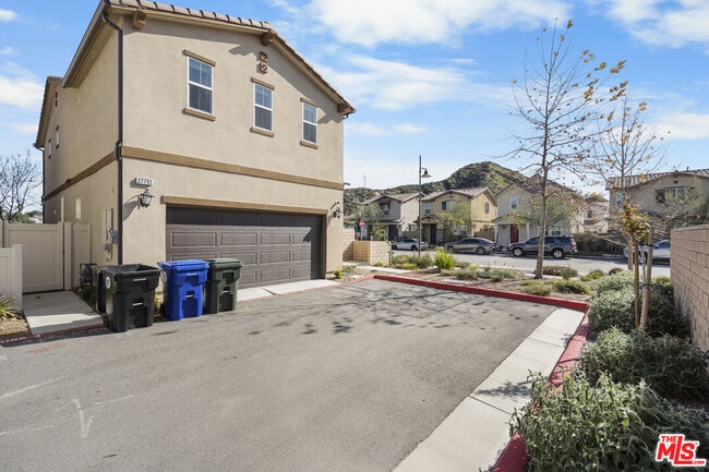 Building Photo - 27751 Dyer Wy