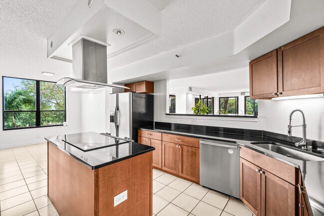 Building Photo - 7201 Promenade E Dr