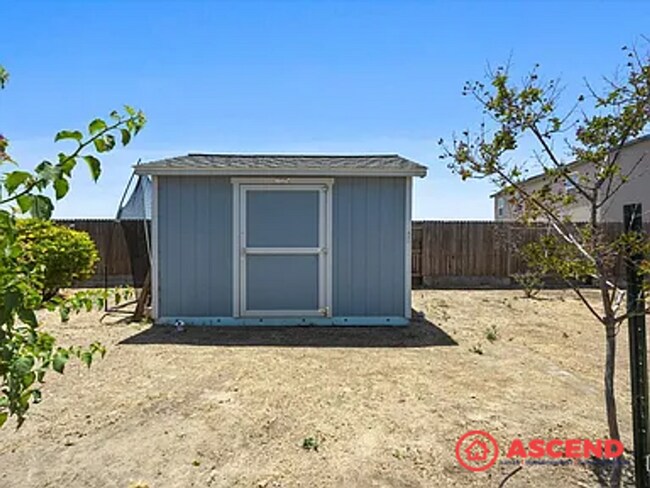Building Photo - Attractive 4 Bedroom in Southwest Bakersfi...