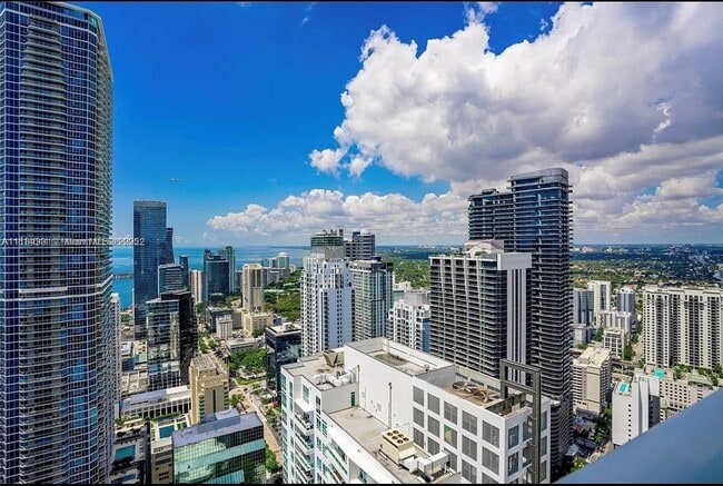 Building Photo - 950 Brickell Bay Dr