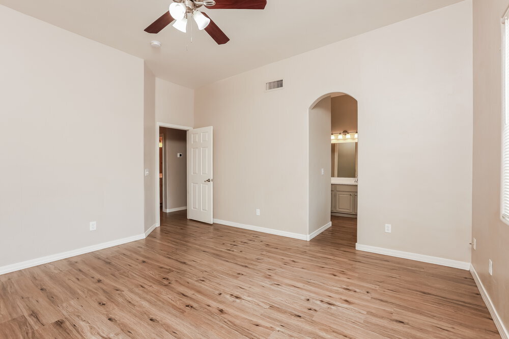 Building Photo - 1534 W Churchill Pl