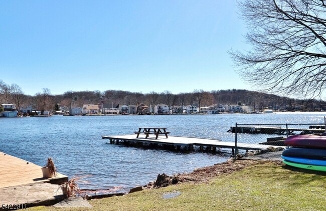 Building Photo - 63 Iowa Ave