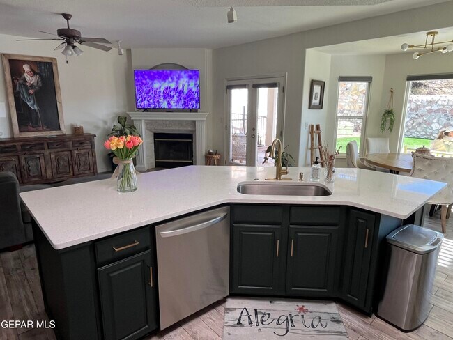 Building Photo - 1424 Cloud Ridge Dr