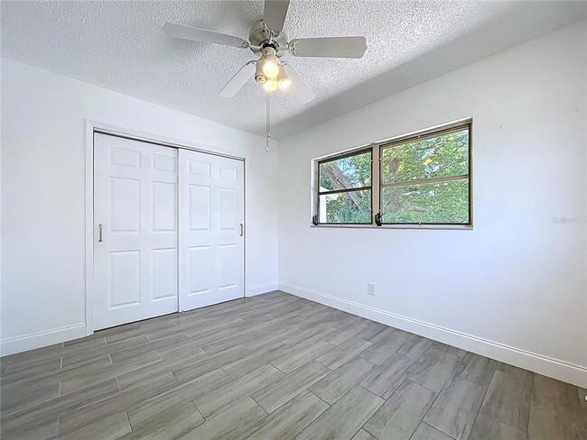 Building Photo - 5806 Liverpool Dr