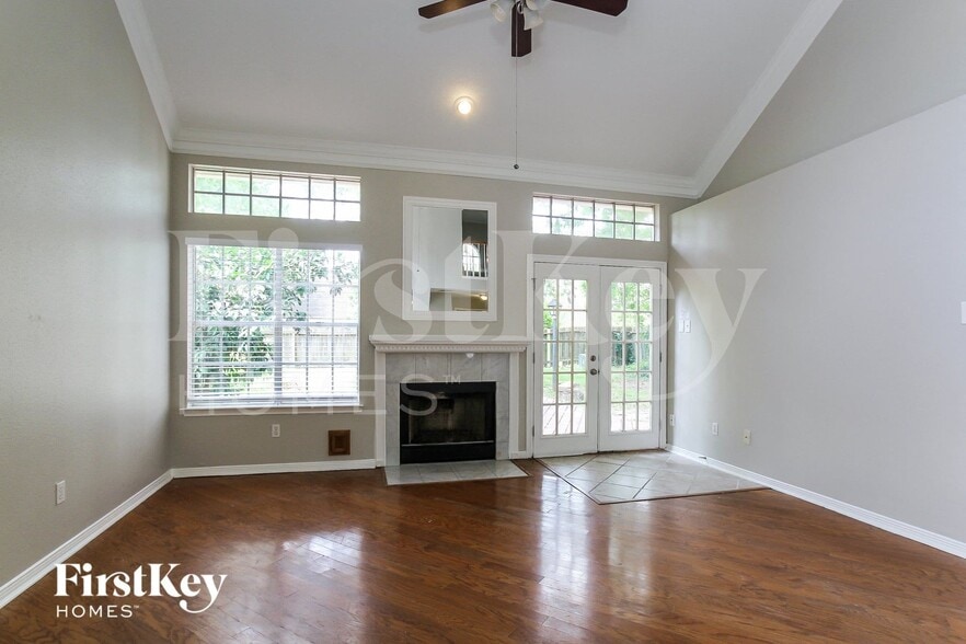 Building Photo - 5003 Maple Brook Ln
