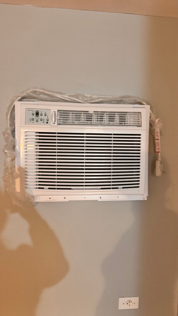 Building Photo - 2843 W Arthur Ave