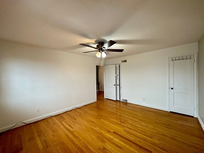 Building Photo - Charming 3 Bedroom/1.5 Bathroom Townhome with In-Unit Laundry in Towson, MD!