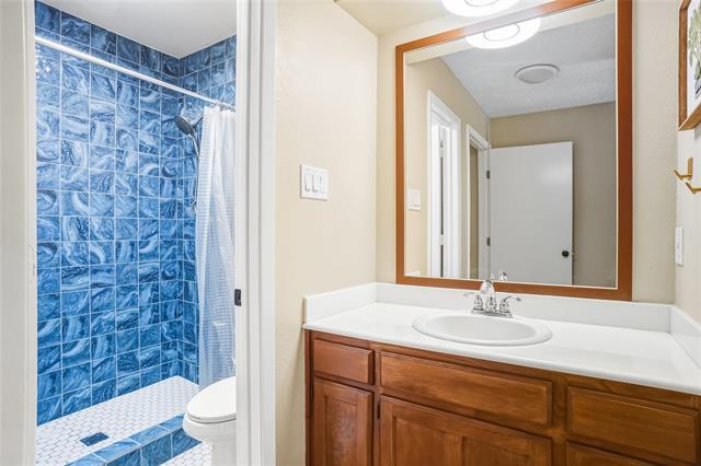 Building Photo - 702 Michol St