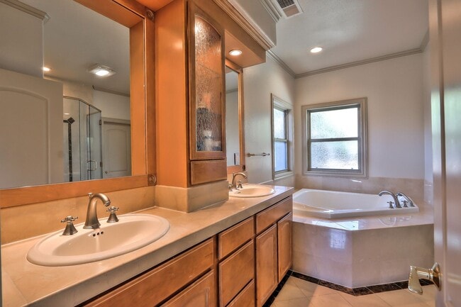 Building Photo - Saratoga 5 Bedrooms with Free Electricity from Solar System