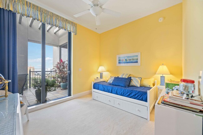 Building Photo - "Luxurious 3-Bed Sarasota Penthouse with S...