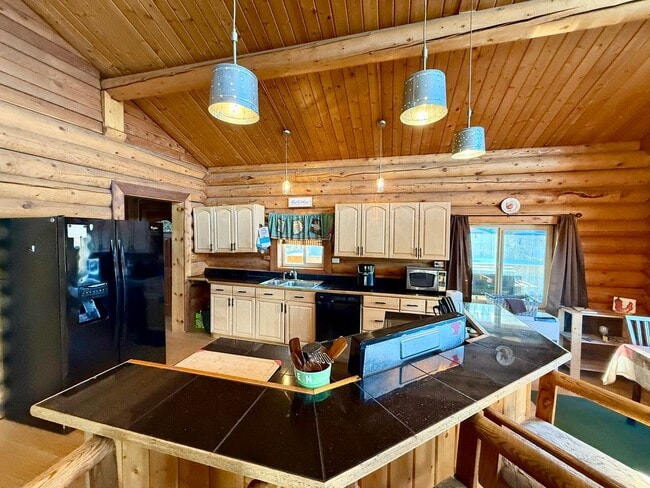 Building Photo - EXECUTIVE SUMMER RENTAL