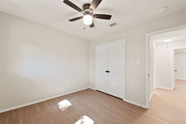 Building Photo - 14115 Bella Dr