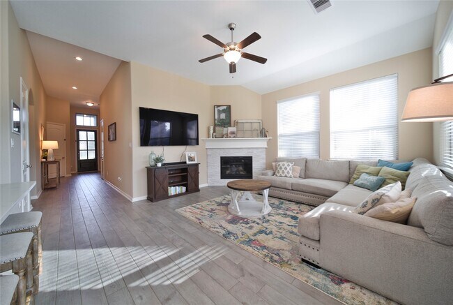 Building Photo - 120 Buckeye Dr