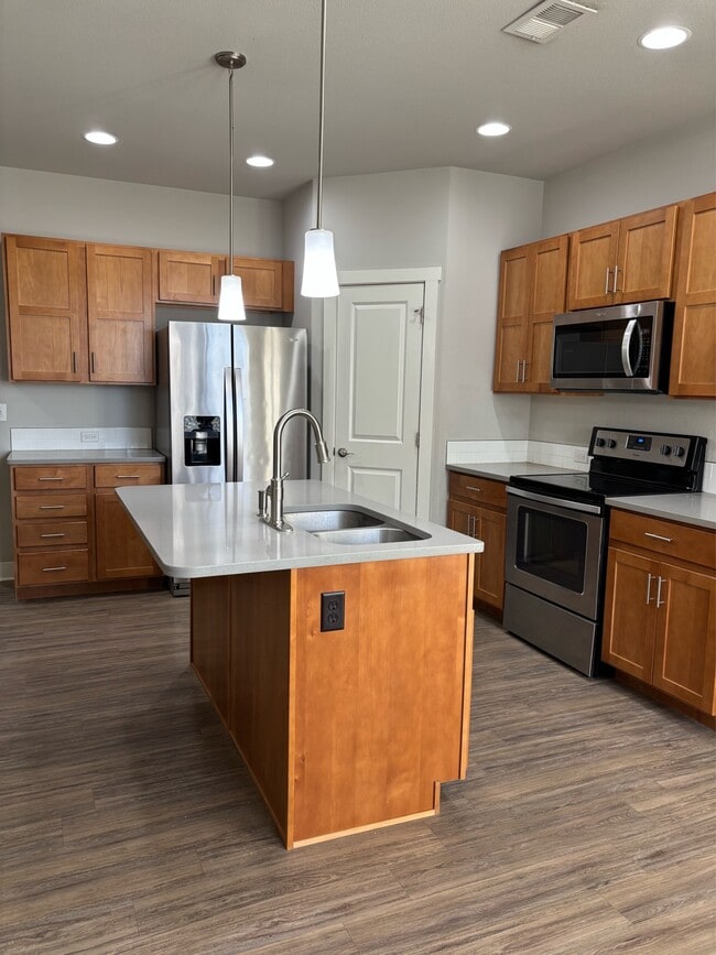 Building Photo - 6459 Orchard Park Dr